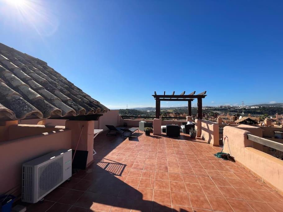 Schoenes Penthouse Mit Meerblick Pura Vida Bahia de Casares Exterior foto