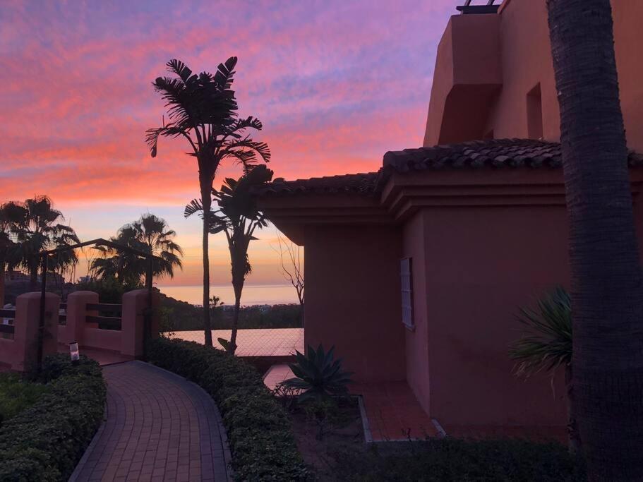 Schoenes Penthouse Mit Meerblick Pura Vida Bahia de Casares Exterior foto